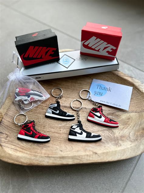 nike air yeezy schlüsselanhänger|nike air 95 keychain.